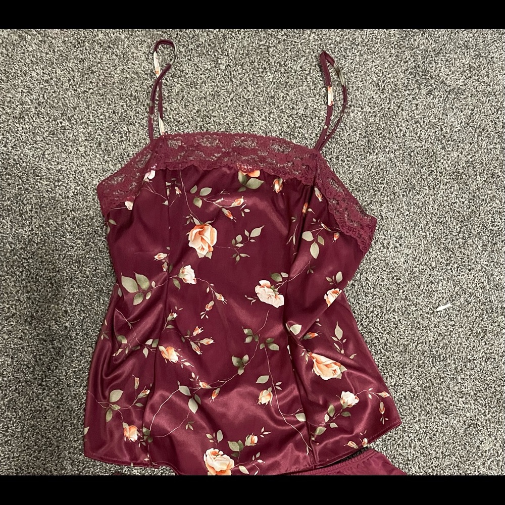 Petra Fashions Lingerie Camisole and shorts set. Sized Large.